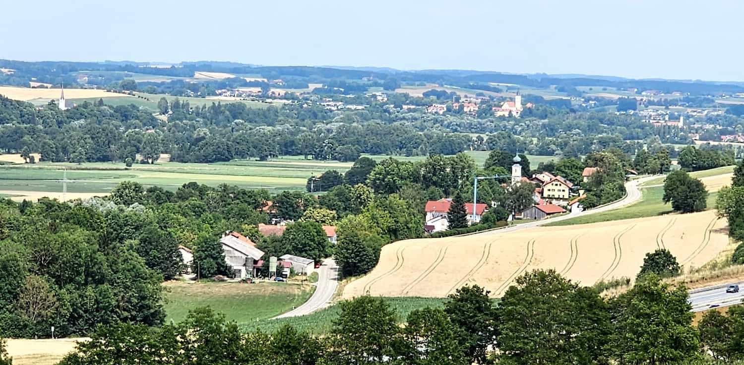 Dauerhafte haarentfernung bei Watzling_mit_Hub_(Hintergrund_Oberdorfen_und_Dorfen